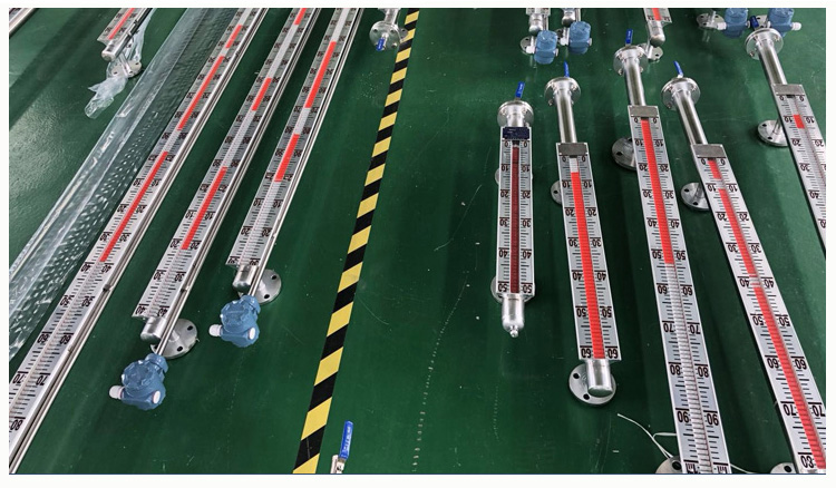 法蘭磁翻板液位計(jì)產(chǎn)品圖